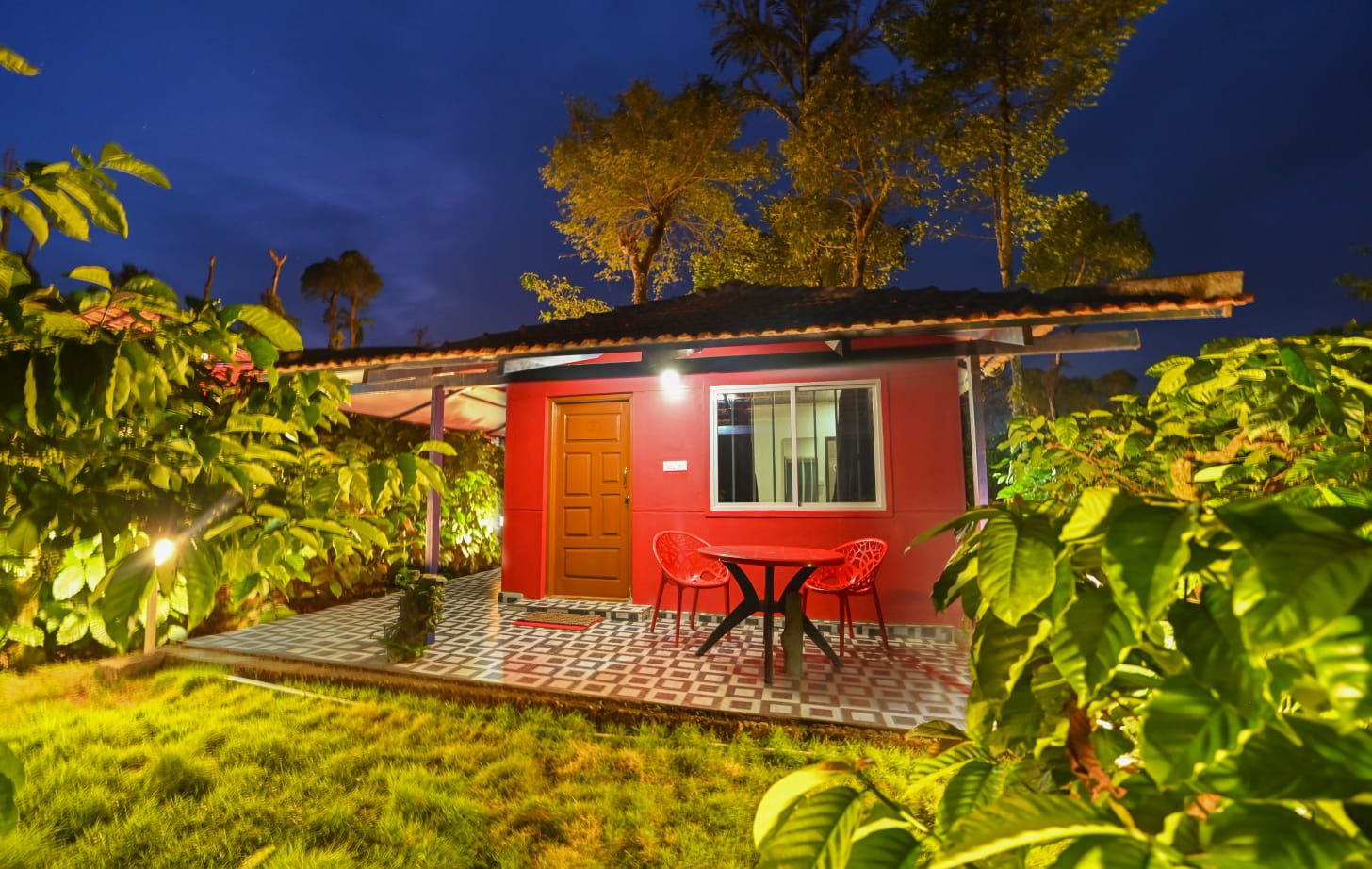 Red Roof Rooms